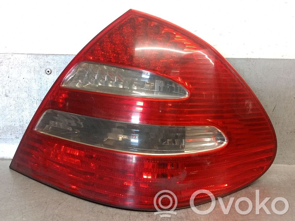 Mercedes-Benz E W210 Lampă spate în caroserie