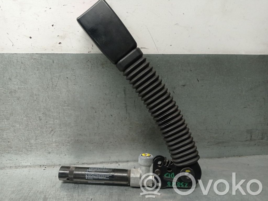 BMW 7 E65 E66 Gurtschloss vorne 