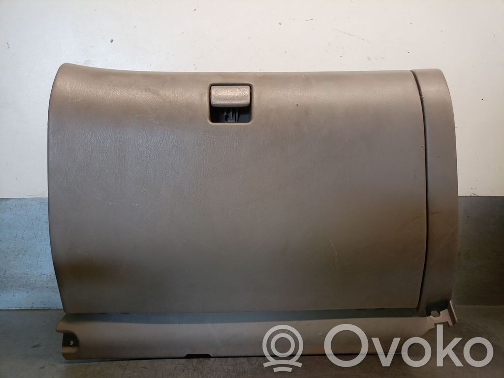 Toyota Corolla E110 Daiktadėžė 