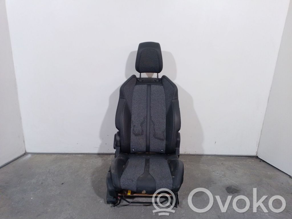 Peugeot 3008 II Etumatkustajan istuin 