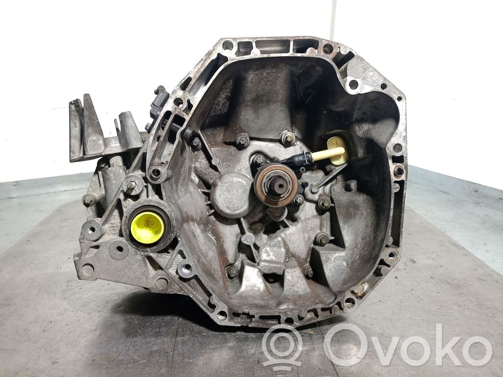 Renault Megane II Caja de cambios manual de 5 velocidades 
