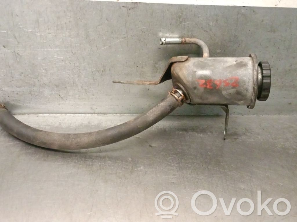 Toyota Land Cruiser (J100) Serbatoio/vaschetta del liquido del servosterzo 