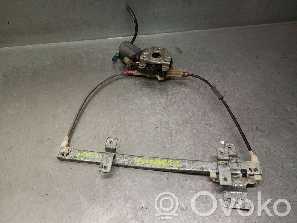 Nissan Terrano Macara geam spate fără motor 