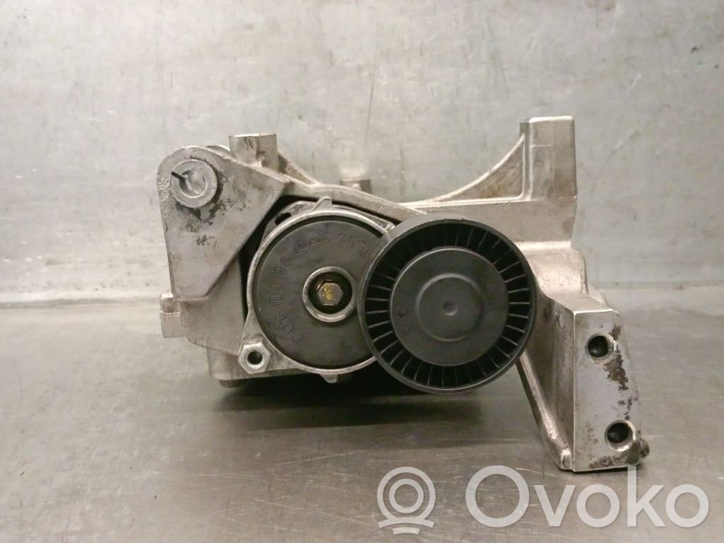 Engine mount bracket   YLU103040