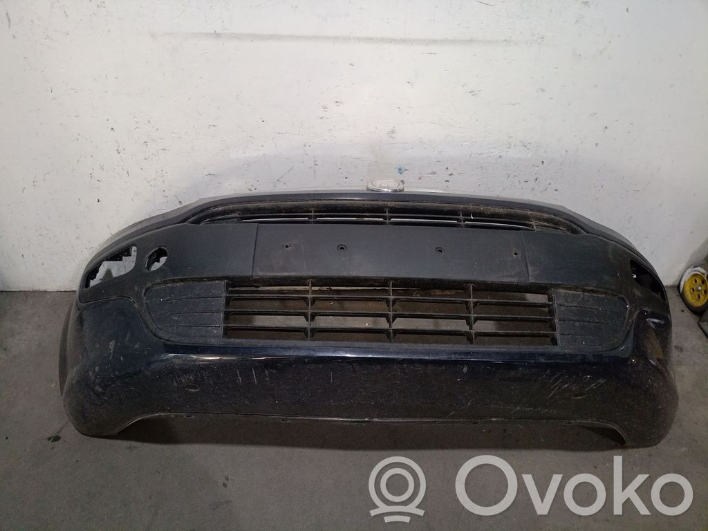 Fiat Grande Punto Parachoques delantero 