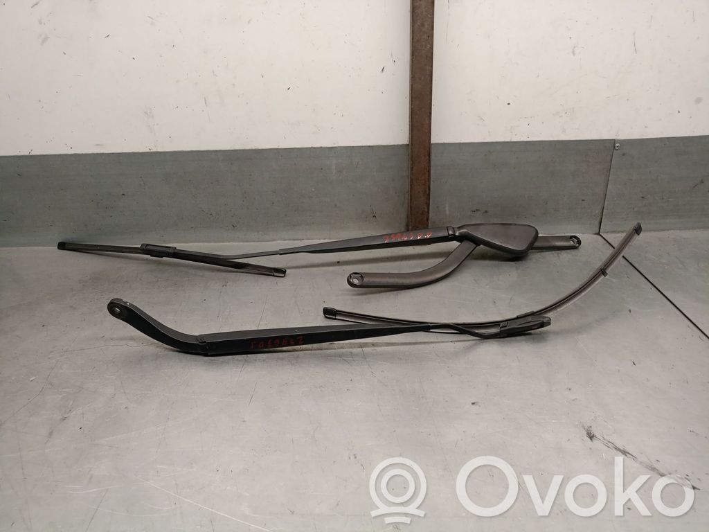 Renault Grand Modus Ramię wycieraczki szyby przedniej / czołowej