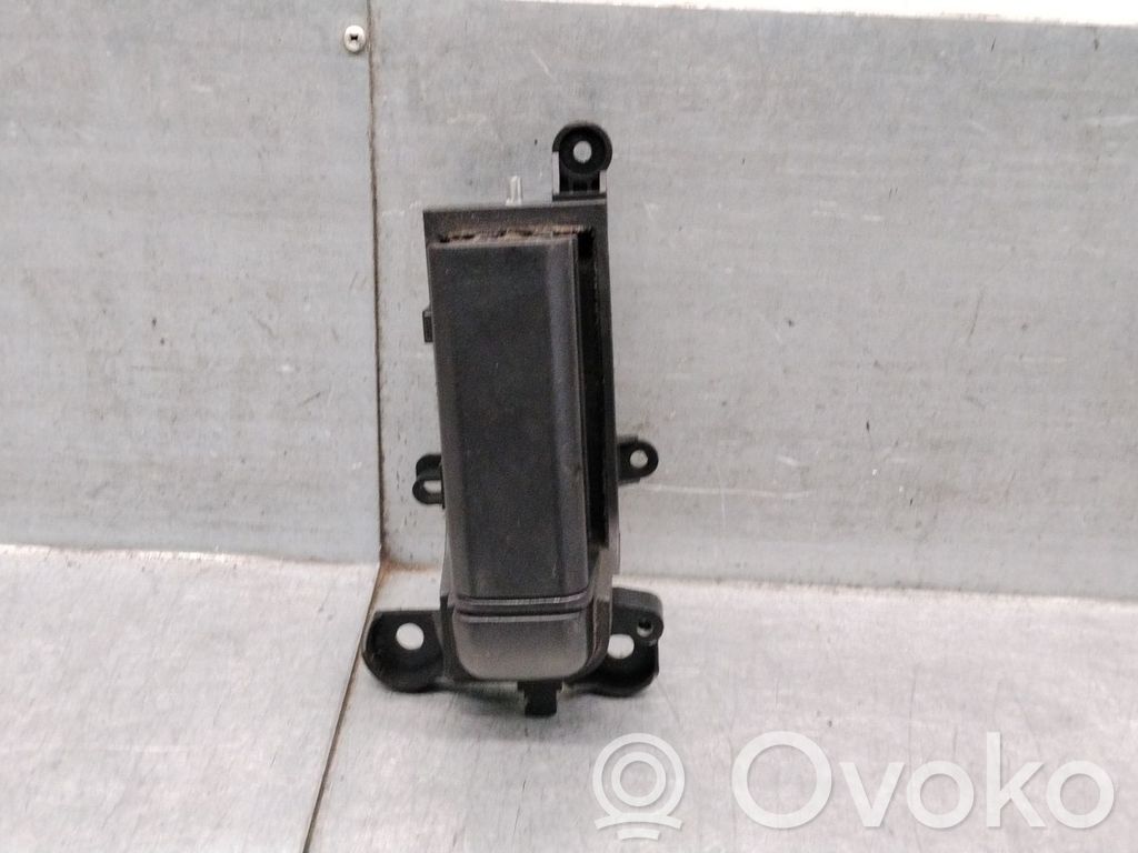 Manecilla interna puerta trasera   C23572330C,C23572330C02