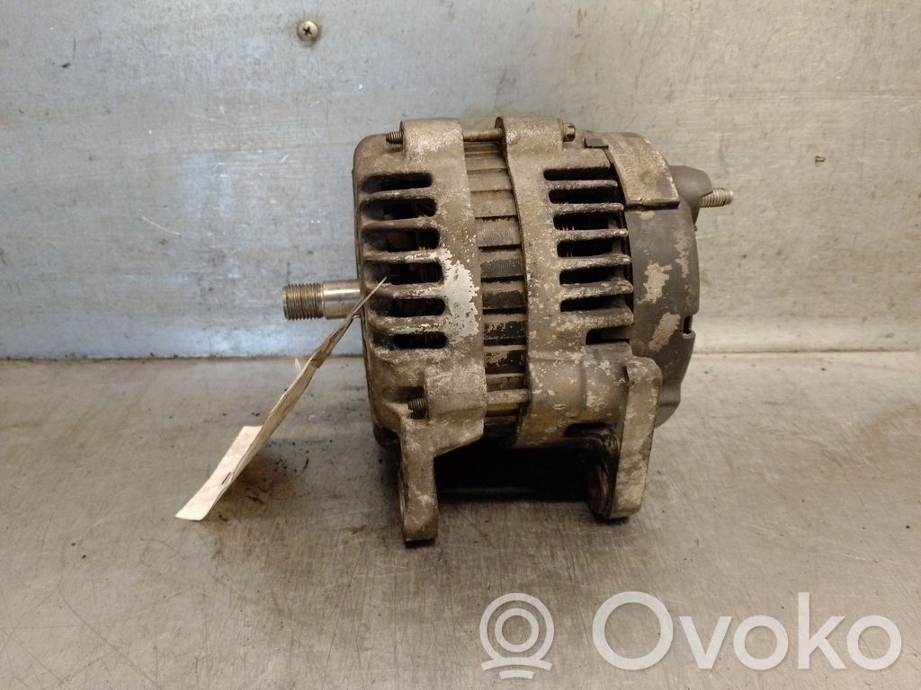 Opel Zafira B Generator/alternator 