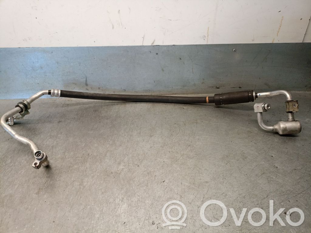 Ilmastointilaitteen putki (A/C)   887030F110