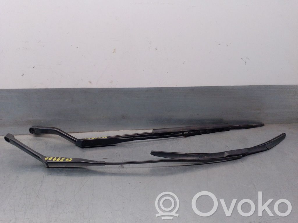 Opel Omega B2 Wischerarm vorne