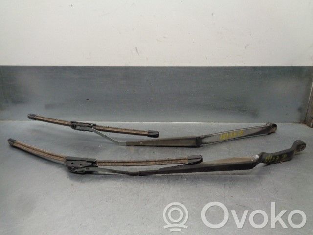 Mitsubishi Galant Brazo del limpiaparabrisas delantero