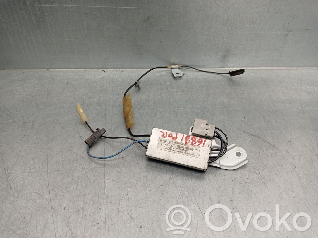 Subaru Outback Radion antenni 