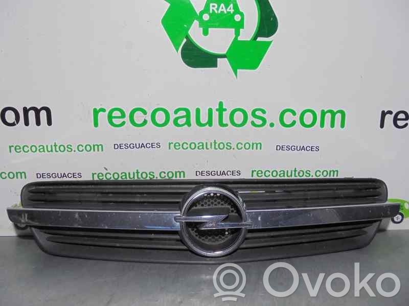 Opel Meriva A Rejilla delantera 
