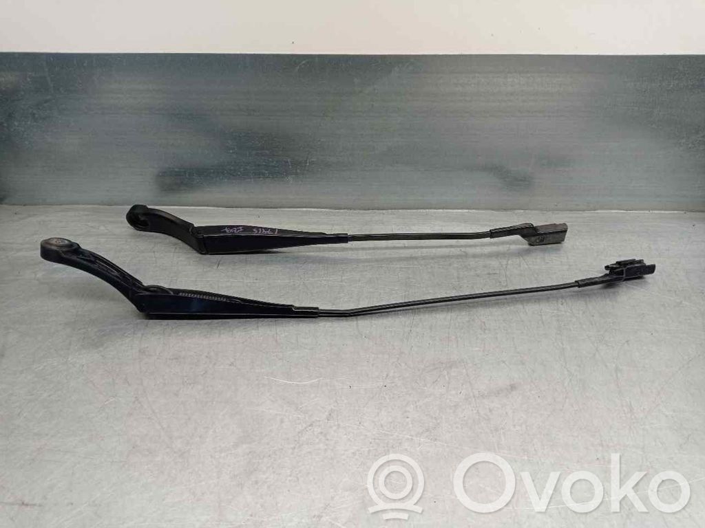 Peugeot 308 Bras d'essuie-glace avant