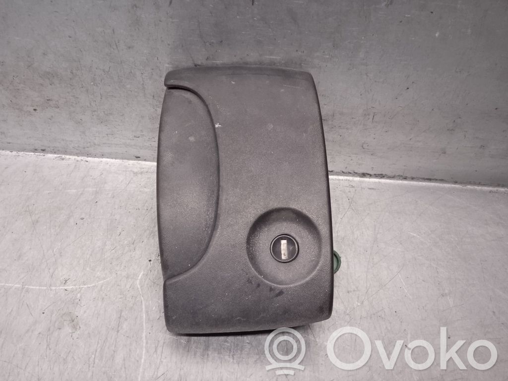 Renault Kangoo I Manecilla externa puerta trasera