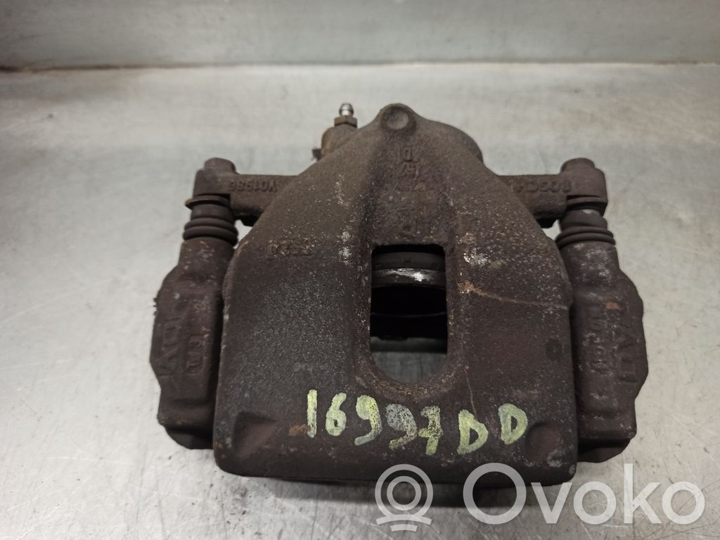Toyota Auris 150 Zacisk hamulcowy przedni 