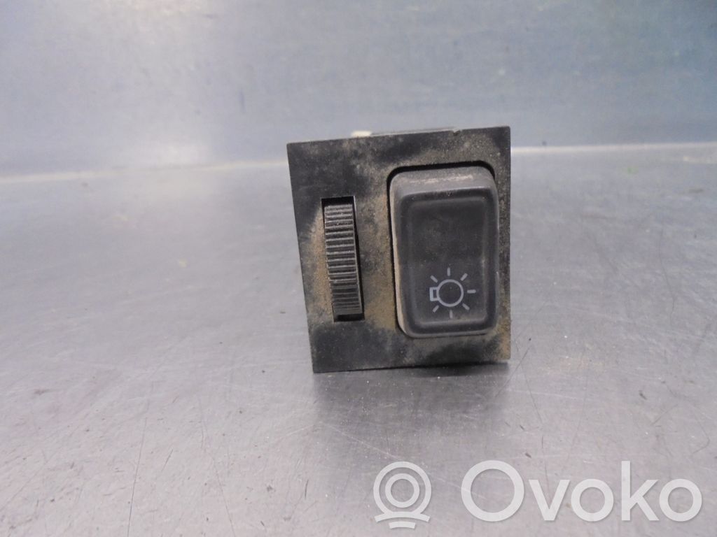 Volkswagen Polo II 86C 2F Interruptor de control del panel de luces 