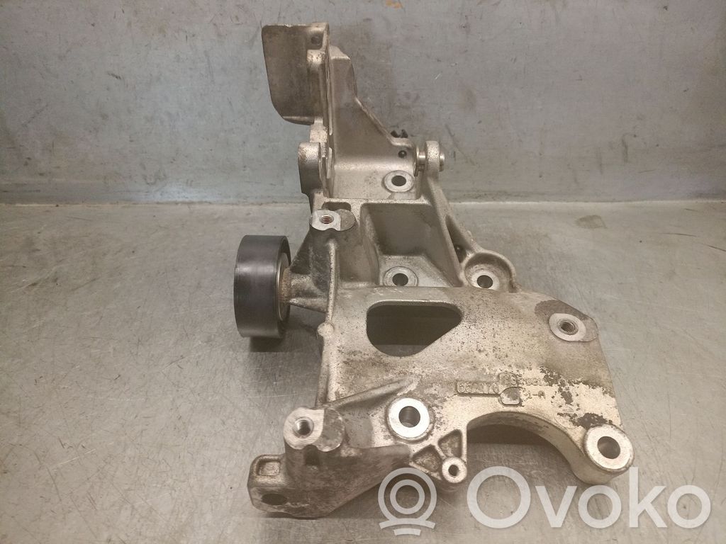 Alfa Romeo 159 Generator/alternator bracket