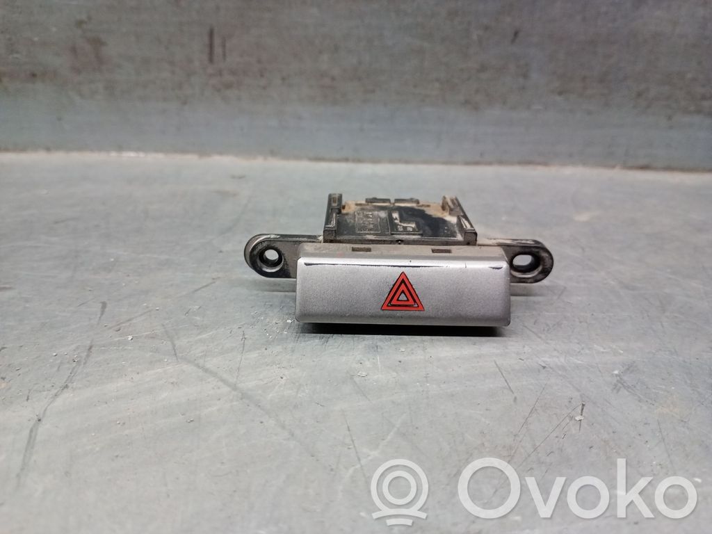 Ford Ranger Hätävilkkujen kytkin 
