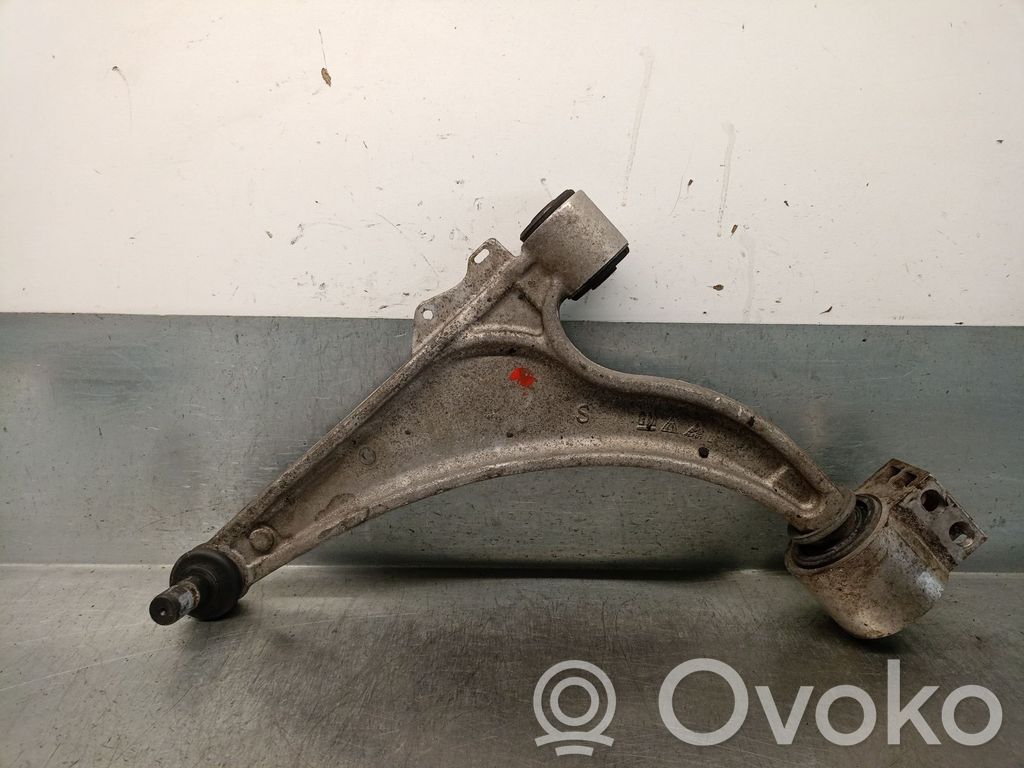 Opel Astra J Etutukivarsi