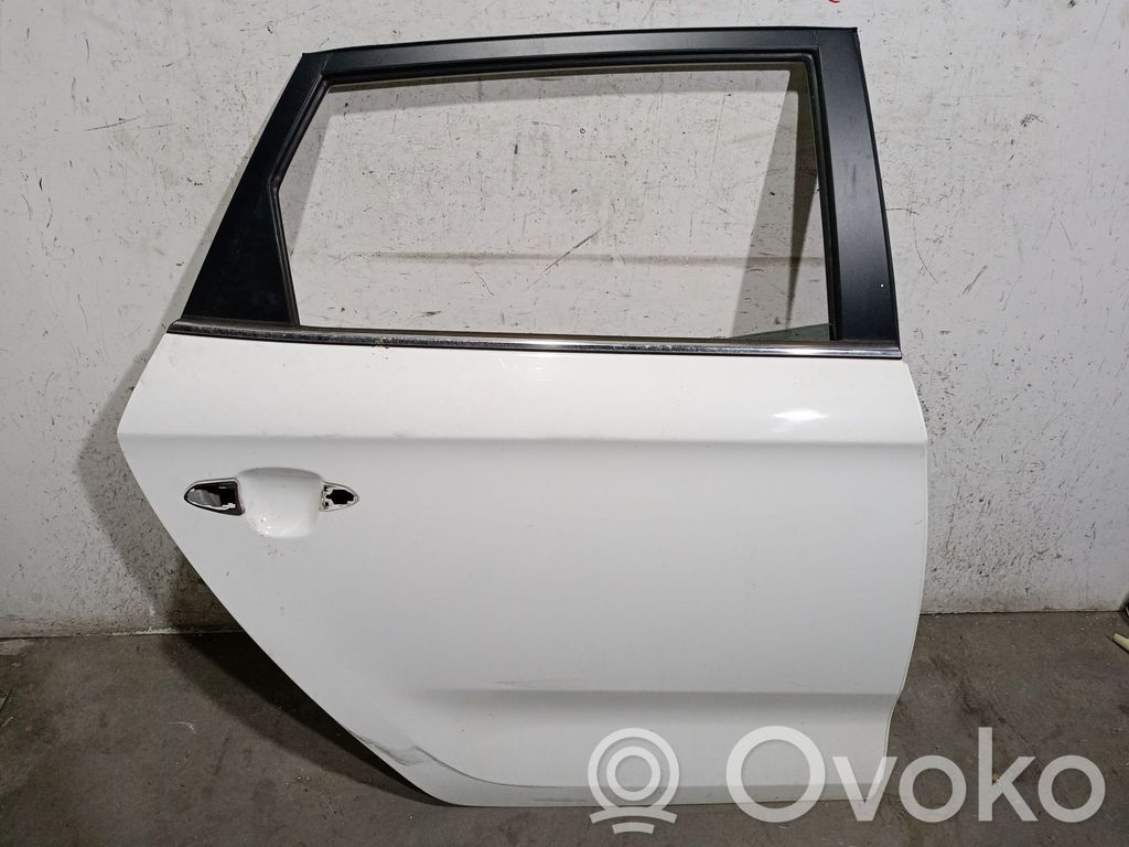 KIA Carens III Puerta trasera 