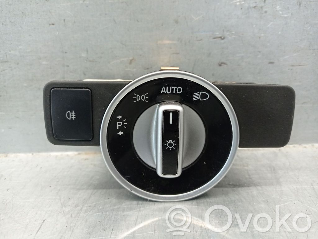 Mercedes-Benz B W246 W242 Mittariston valaistuksen säätökytkin 