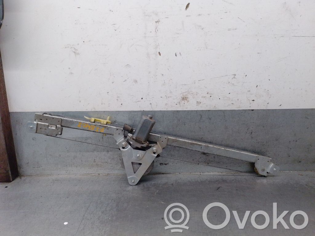 Nissan Primastar Front door manual window regulator 