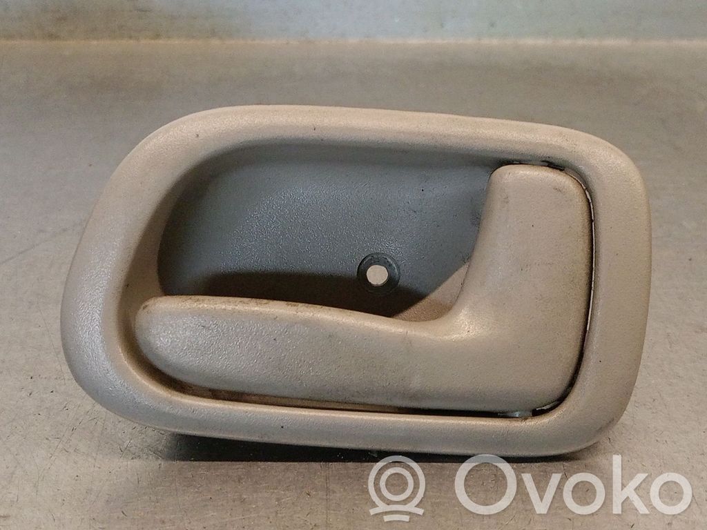 Toyota Corolla E110 Takaoven sisäkahva 