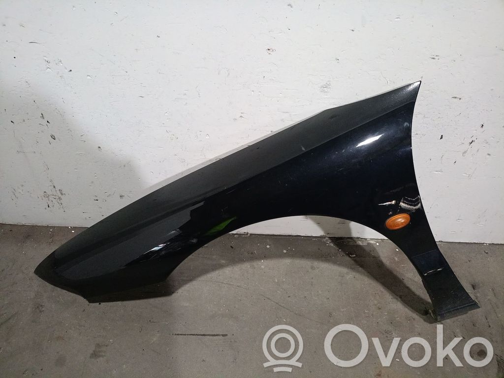 Chrysler Stratus II Fender 