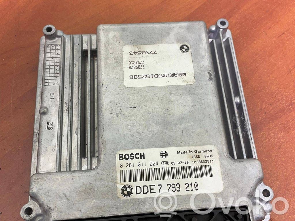 BMW 5 E60 E61 Variklio valdymo blokas 