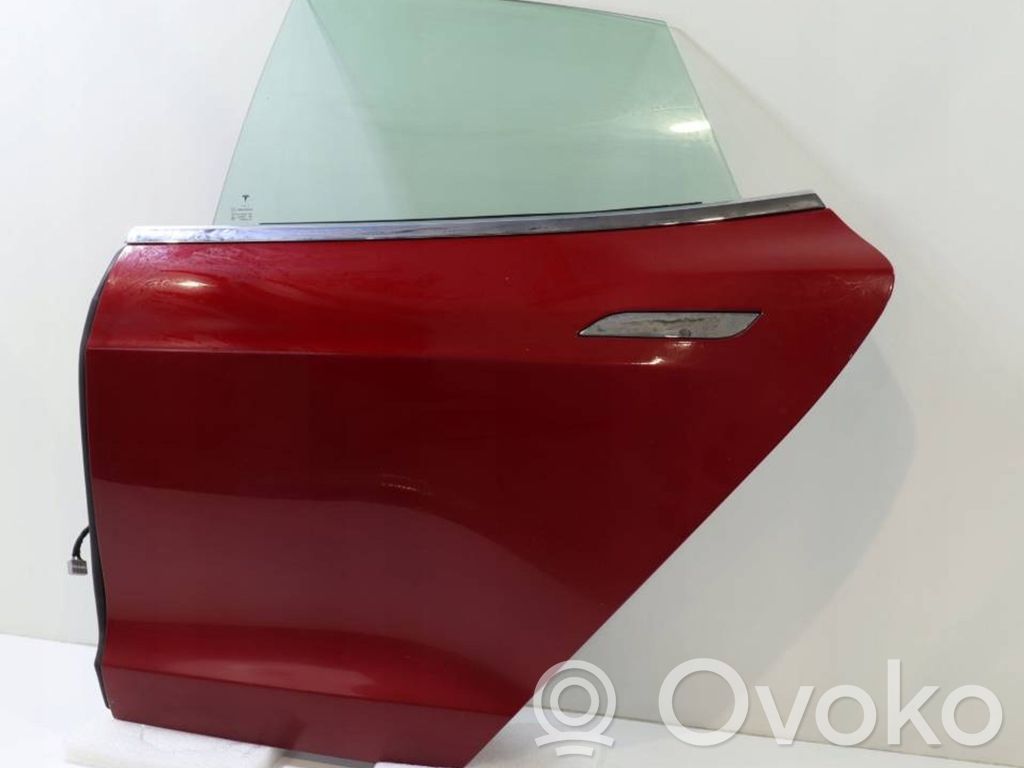 Tesla Model S Aizmugurējās durvis 