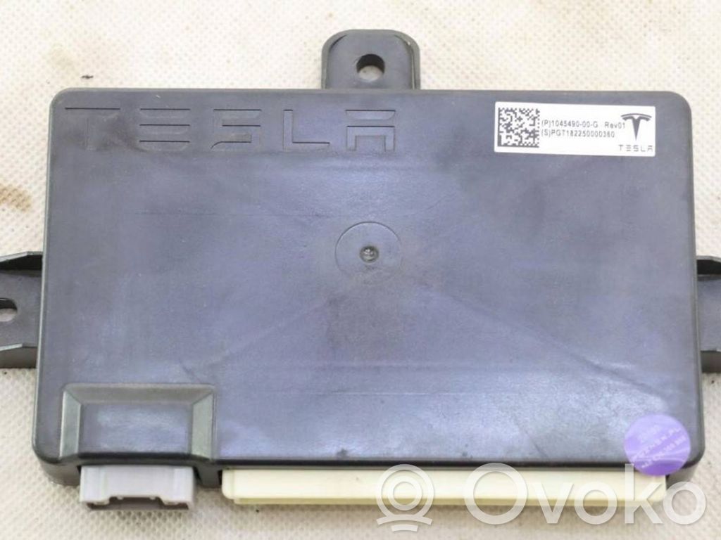 Tesla Model X Šoninių slankiojančių durų ECU modulis 