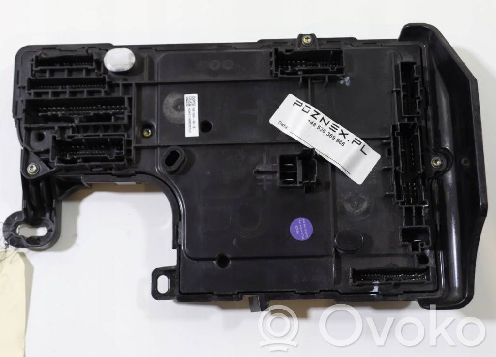 Tesla Model 3 Komforta modulis 