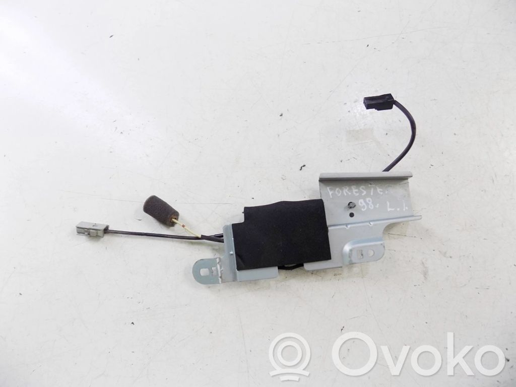 Subaru Forester SF Aerial antenna amplifier 
