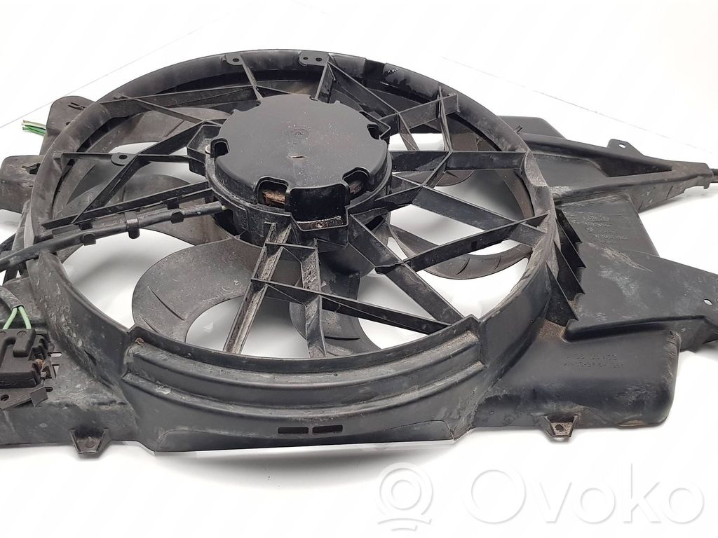 Ford Focus Elektrisks radiatoru ventilators 