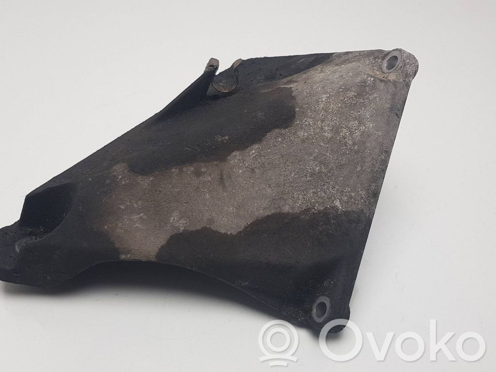 Engine mounting bracket   6750107