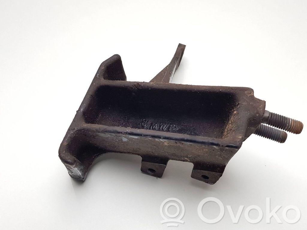 Volvo S80 Engine mounting bracket 