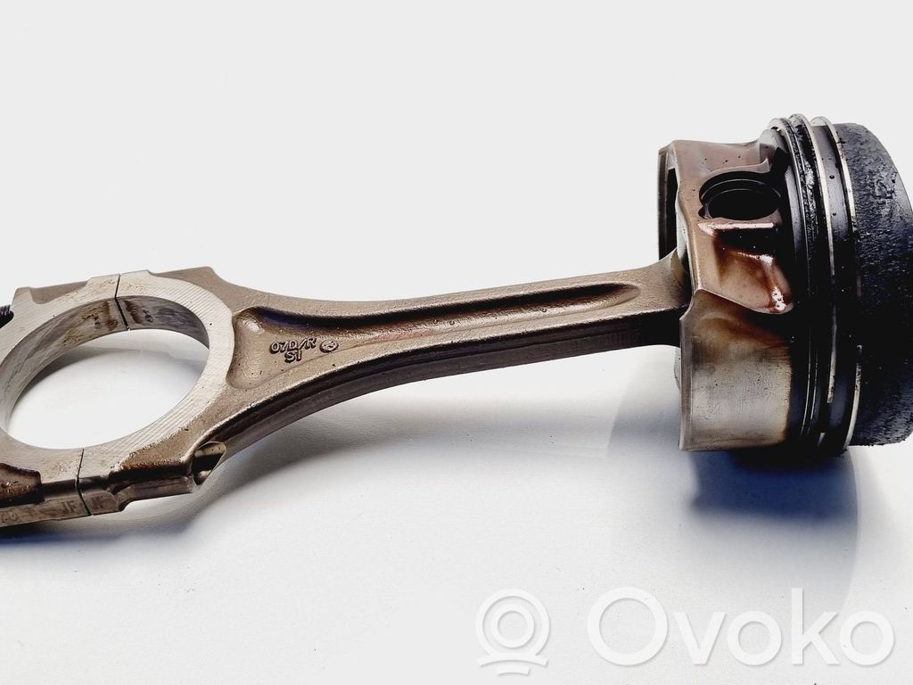 Bentley Flying Spur Piston with connecting rod 