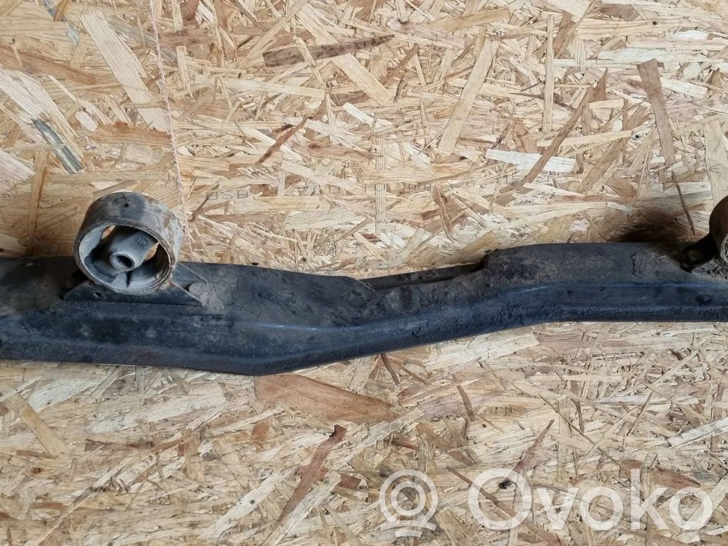 Gearbox mounting bracket