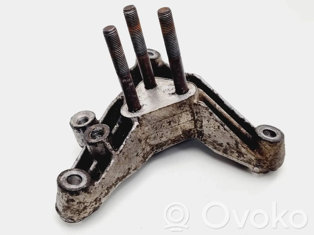 Volvo S40, V40 Gearbox mounting bracket 