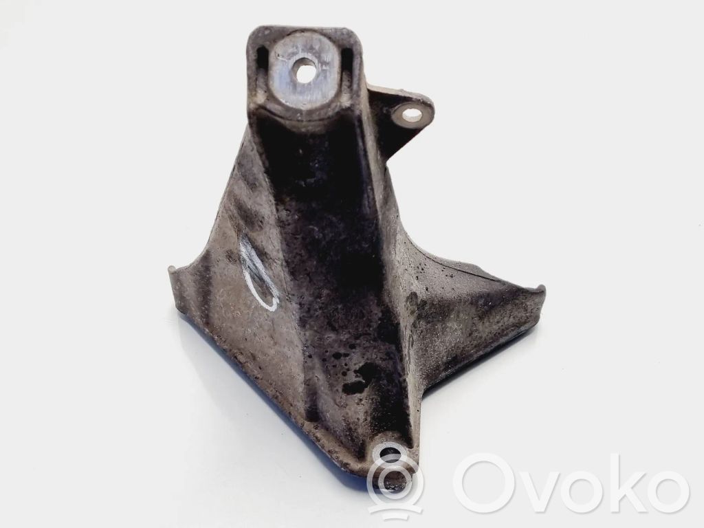 Volkswagen PASSAT B5 Engine mounting bracket 