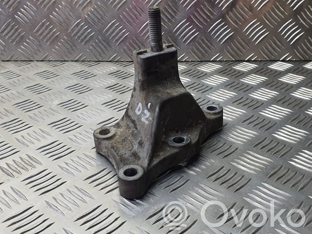 Ford Mondeo Mk III Gearbox mounting bracket 