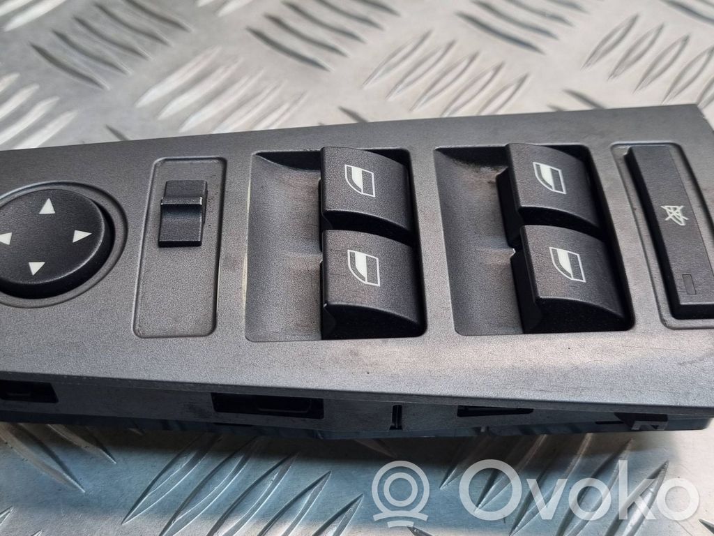 Electric window control switch   6915008,0246KAI01