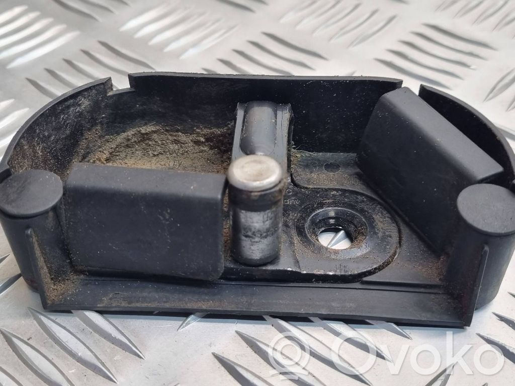 Volkswagen PASSAT B5 Bucle de bloqueo de la tapa trasera 