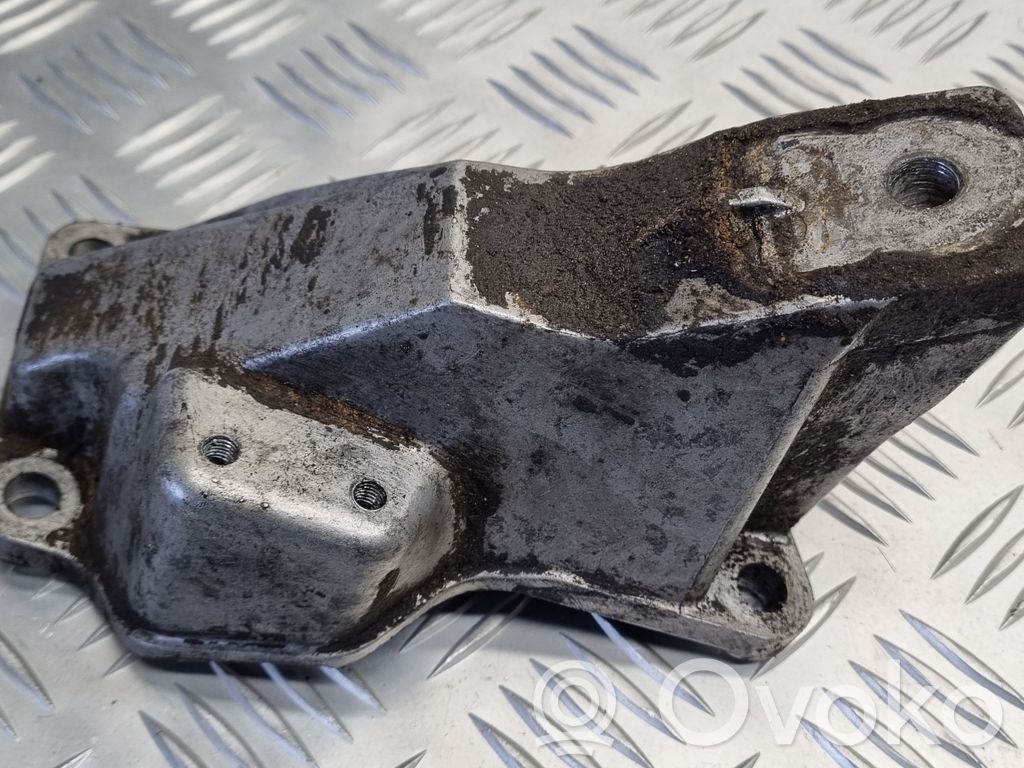 Engine mounting bracket   4A0399113D