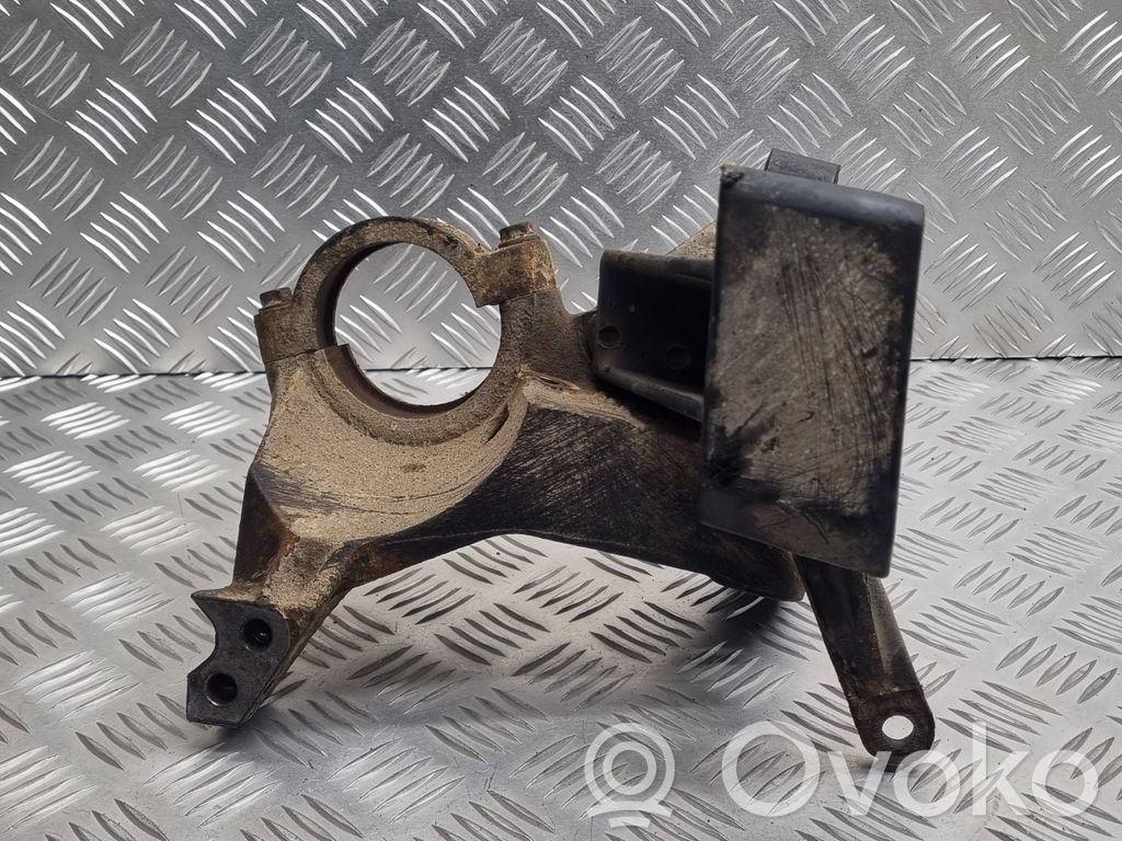 Volvo S70  V70  V70 XC Driveshaft support bearing bracket 