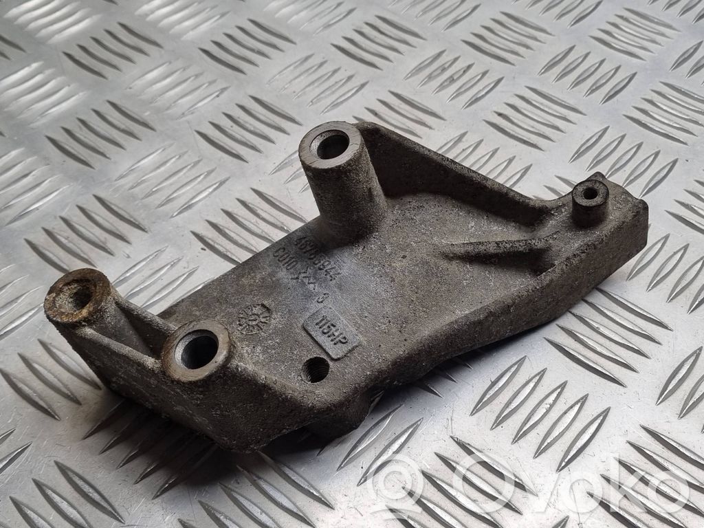 Fiat Bravo Engine mounting bracket 