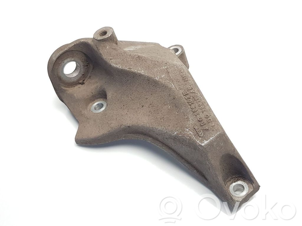 Engine mounting bracket   4D0399107E