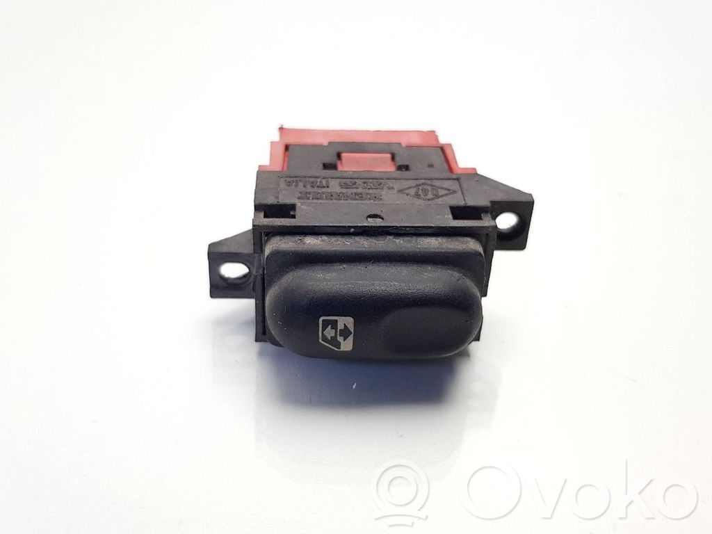 Renault Laguna I Electric window control switch 