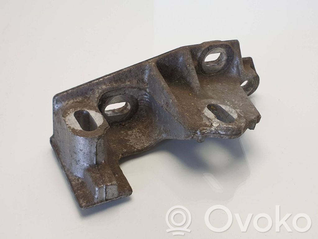 Ford Galaxy Engine mounting bracket 